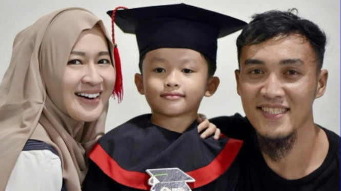 Instagram/@okieagustina_