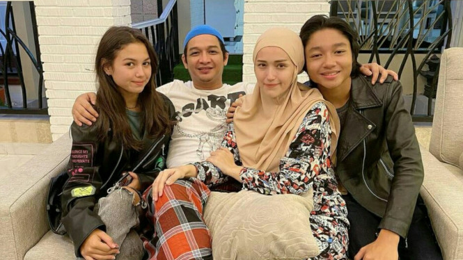 Instagram/@adeliapasha