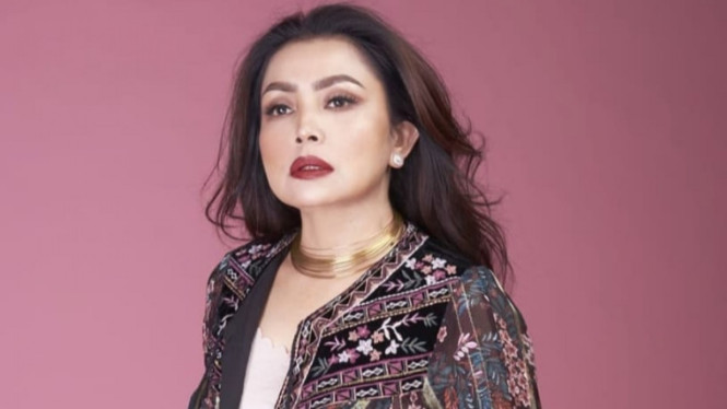 Instagram/Mayangsari_official