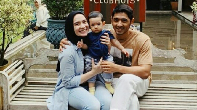 Instagram/@putriannesaloka