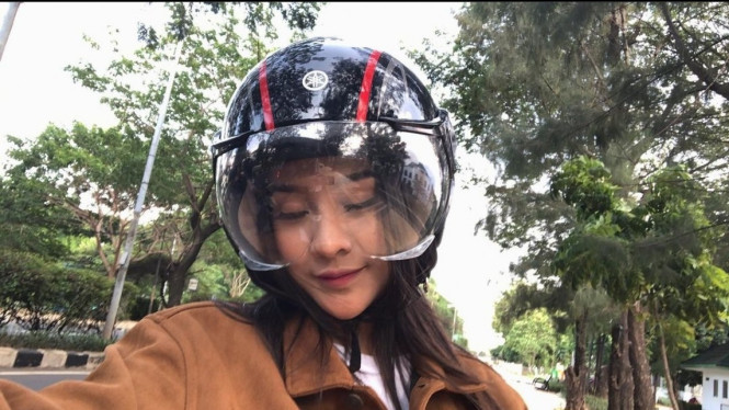 Instagram/ Anya Geraldine