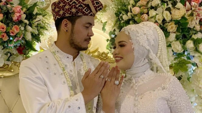 Instagram/@ellysugigi_real_