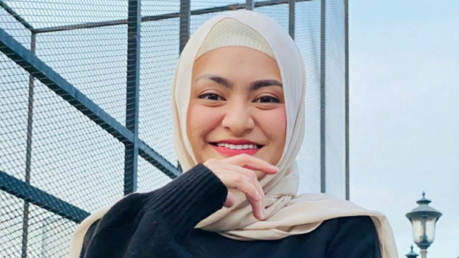 Instagram/@nathalieholscher