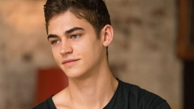 10 Fakta Hero Fiennes Tiffin, Aktor Film After We Collided | Halaman 3