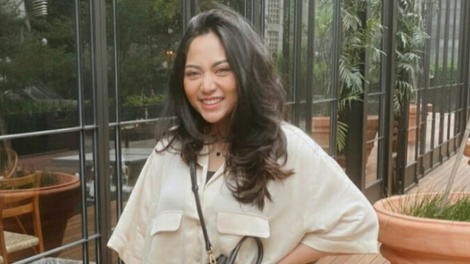 Instagram/@rachelvennya