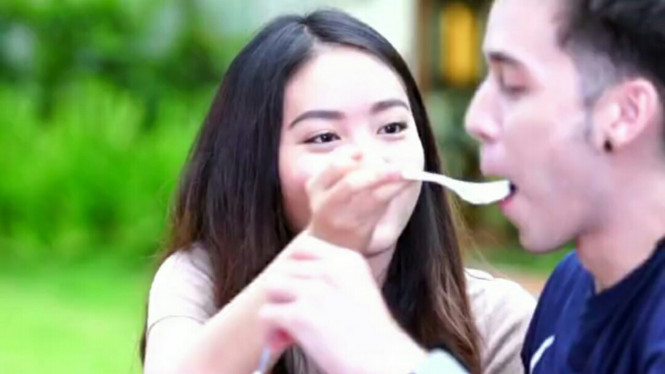 Instagram/@celine_evangelista