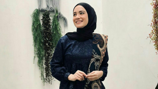 Instagram/@putriannesaloka