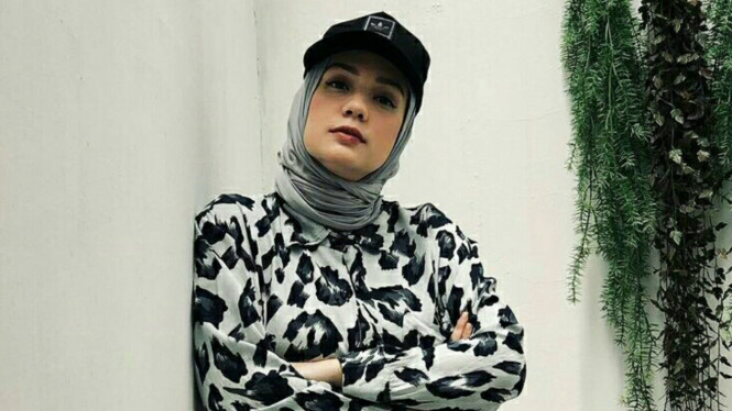 Instagram/@putriannesaloka