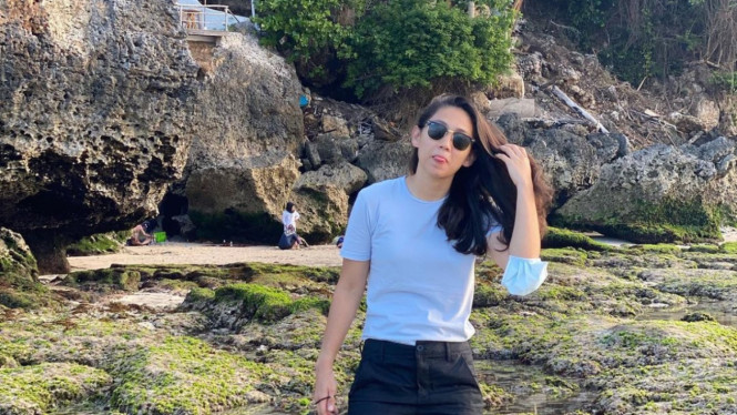 Instagram/@athirafarina