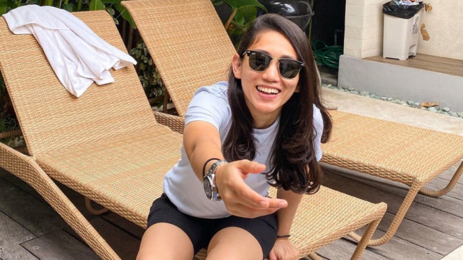 Instagram/@athirafarina