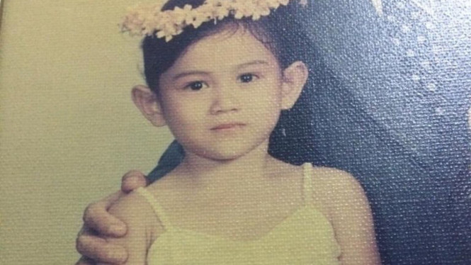 Instagram/@athirafarina