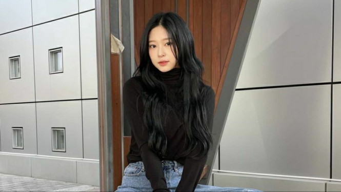 Instagram/@official_izone