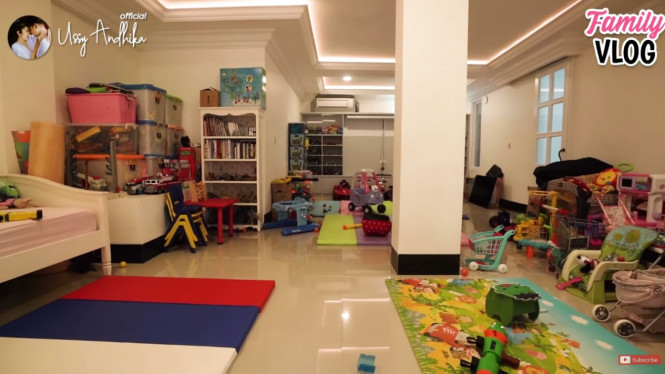 Youtube/Ussy Andhika Official