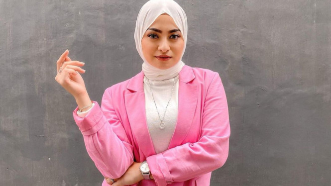 Instagram/nathalieholscher