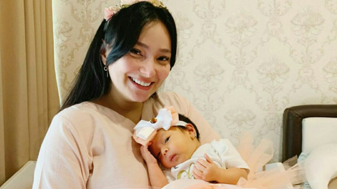 Instagram/@asmirandah89