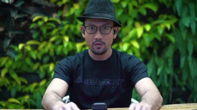 Instagram/@dennysumargo