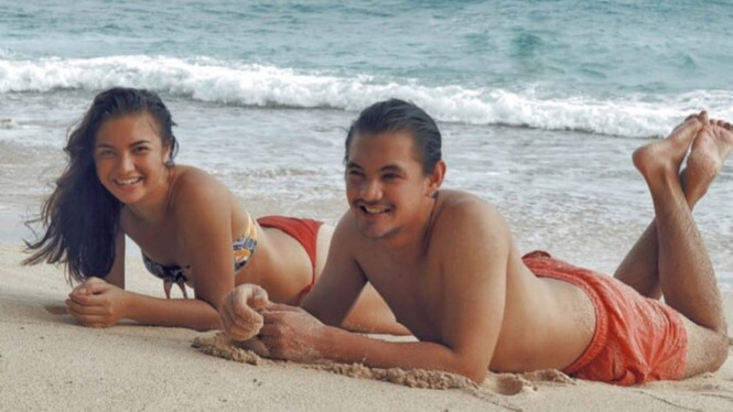 Instagram/ @angelagilsha