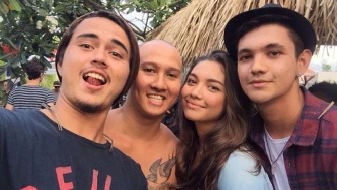 Instagram/ @angelagilsha