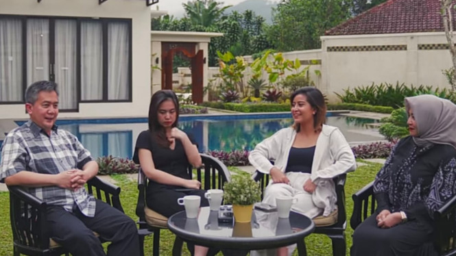 youtube/karin novilda