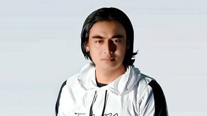 Instagram/@charly_setiaku