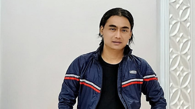 Instagram/@charly_setiaku