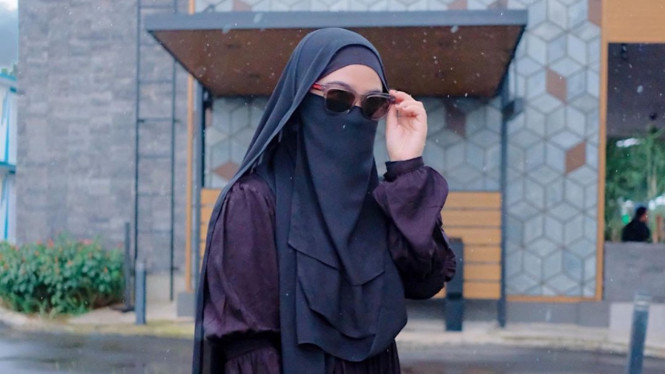 Instagram/@wardahmaulina_