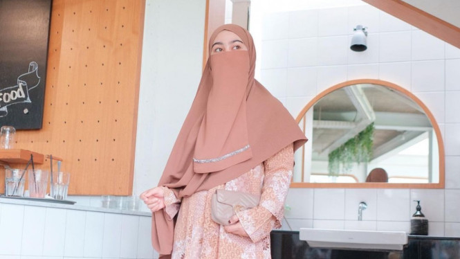 Instagram/@wardahmaulina_