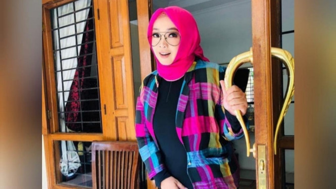 Instagram/ @rinagunawan74