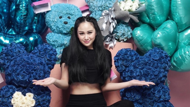 Instagram/@denisechariesta