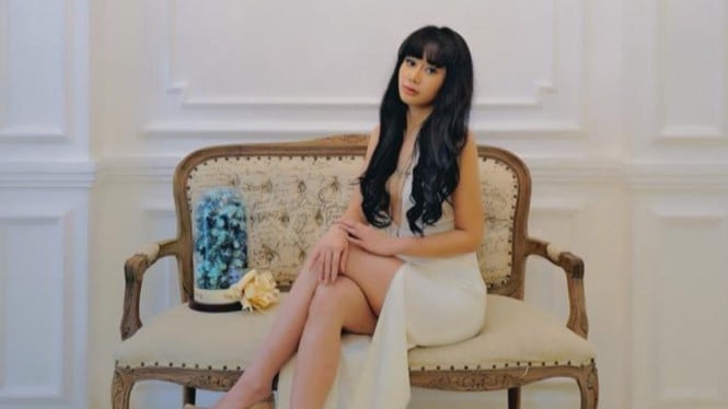 Instagram/denisechariesta