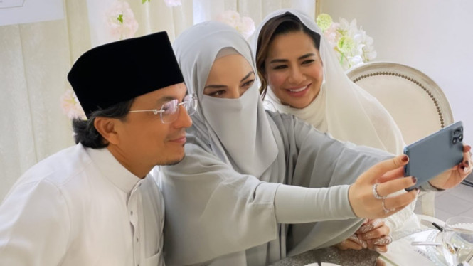 Instagram/@idhamkhan