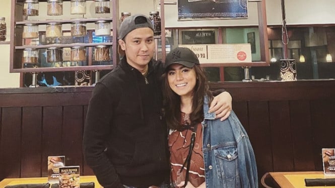 Instagram/ @dennislyla