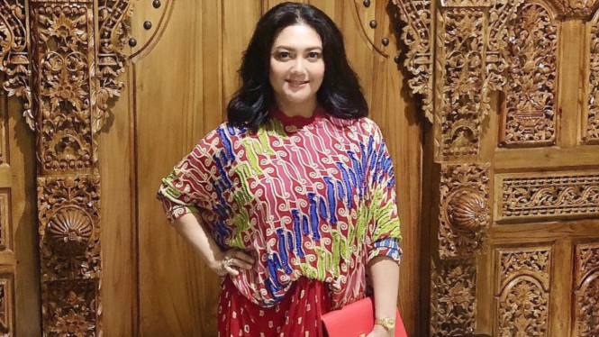 Instagram/@bellasaphiraofficial