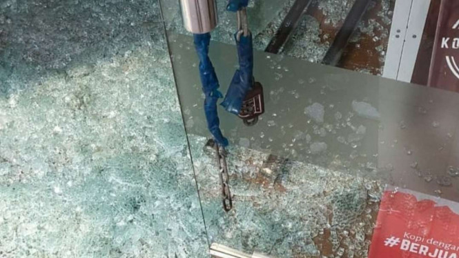 Instagram/ @merryriana