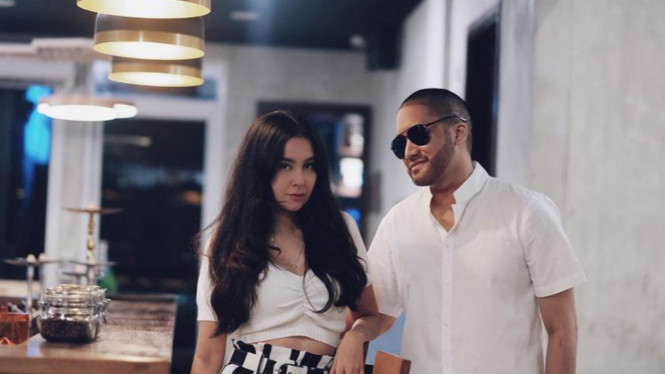 Instagram/kevinaprilio