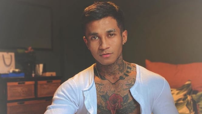 10 Potret Fabio Toba, Bintang Film Dewasa Gay Ogah Disebut Aset Negara