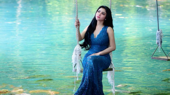 Instagram/@erni_tisya