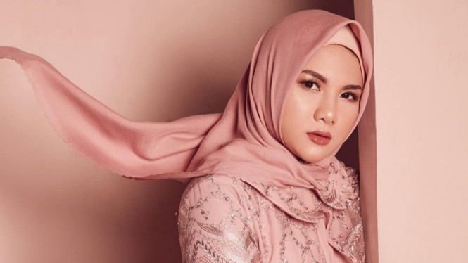 Instagram/ @evelinnadaanjani