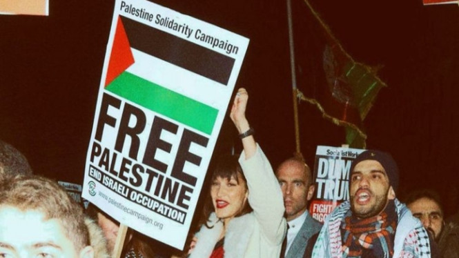 Instagram/bellahadid