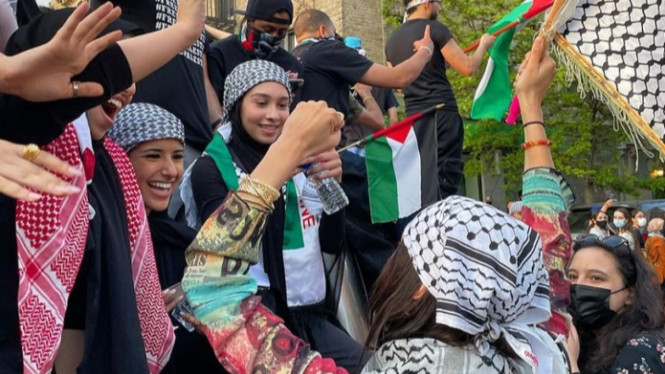 Instagram/bellahadid