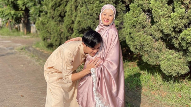 Instagram/ @rey_mbayang