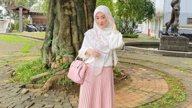 Instagram/larissachou