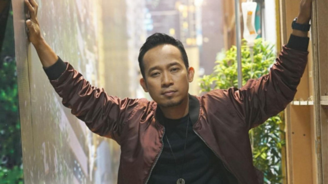 instagram/dennycagur