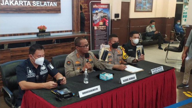 IntipSeleb/ Wahyu Firmansyah