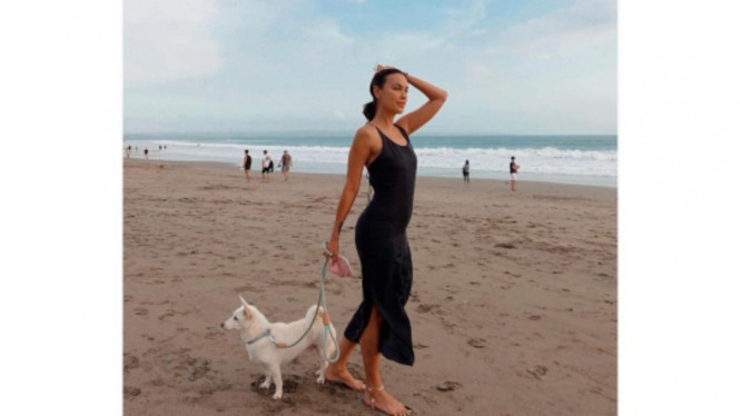 instagram/sophia_latjuba88