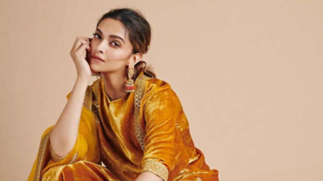 5 Sisi Kelam Deepika Padukone, Lecehkan Agama Hindu hingga Bikin Shah