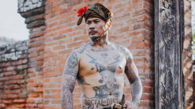 Instagram/ @true_jrx