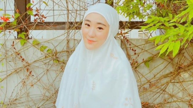 Instagram/larissachou