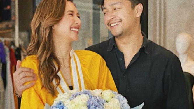 Instagram/DevaMahenra