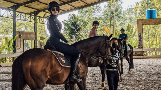 Instagram/ @anyageraldine